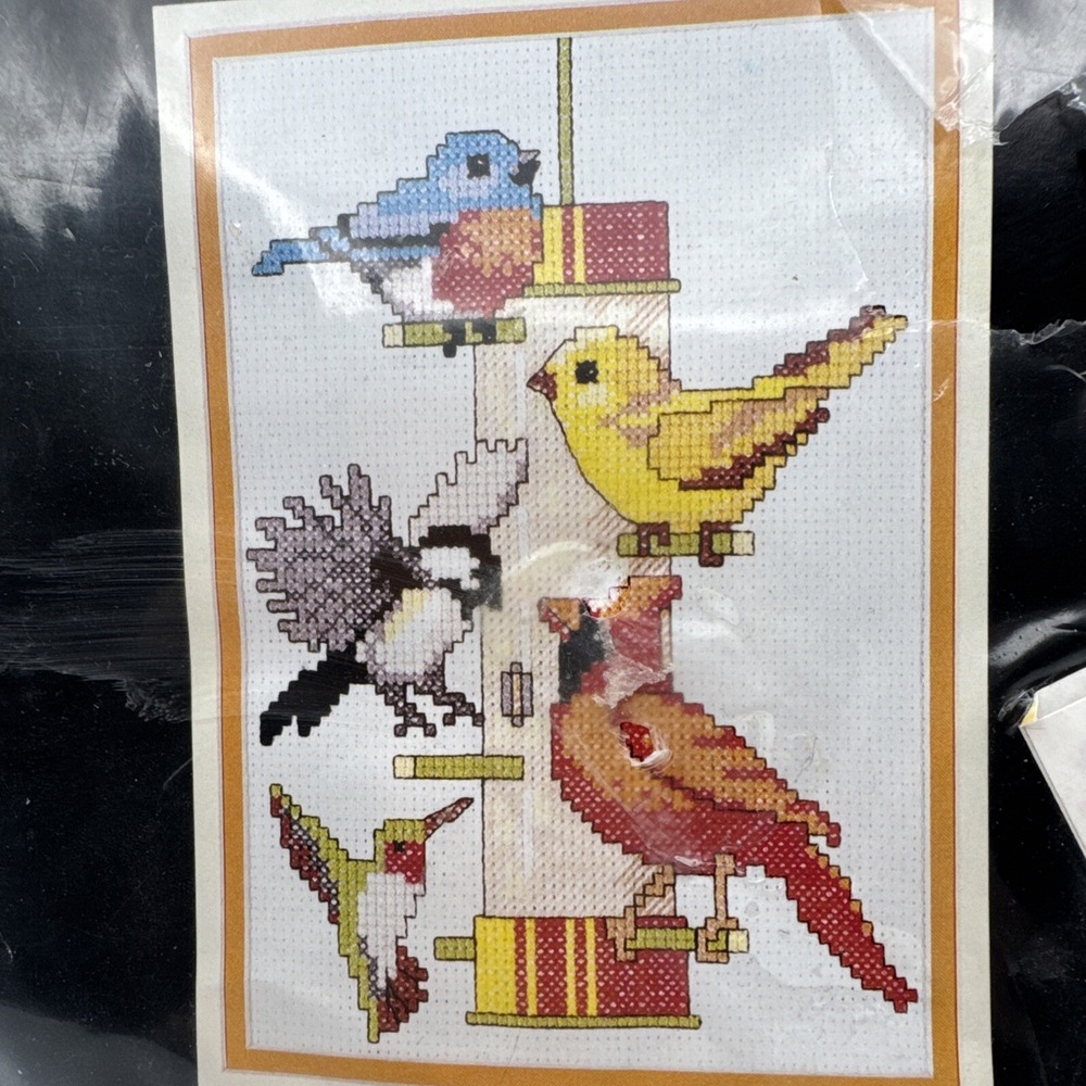 Horizon Cross‎ Stitch Kit Bird Feeder Cardinal Hummingbird Vintage 80s